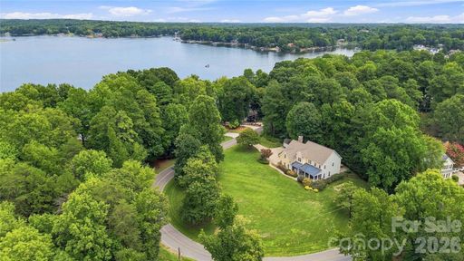 Homes in Robinson Woods, Mooresville