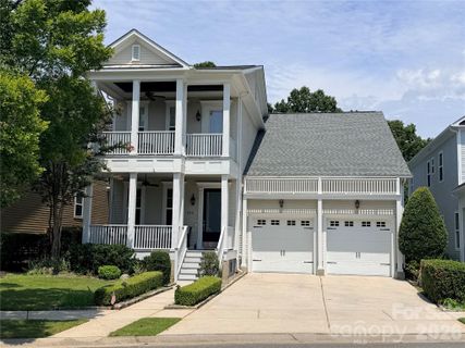 568 Sweet Peach Lane pending home in Springfield, Fort Mill, SC