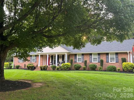 140 Spicewood Lane active home in Neel Estates, Salisbury, NC
