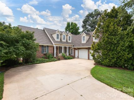 1126 Burnside Drive pending home in Biltmore Park, Asheville, NC