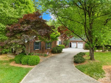 625 Saint Andrews Road active home in Shannon Acres, Statesville, NC