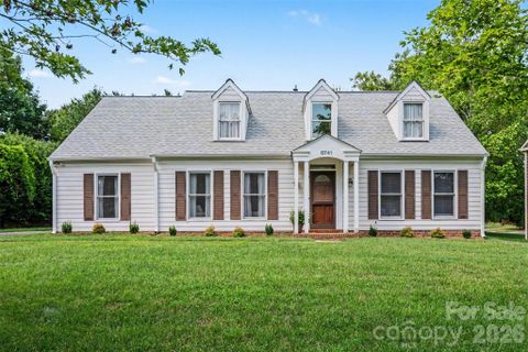 8741 Fieldgate Drive active home in Raeburn, Charlotte, NC