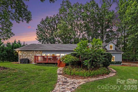 208 Stonemarker Road pending home in Crescent Land & Timber, Mooresville, NC