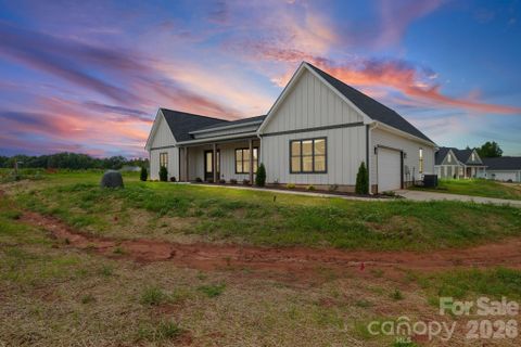 123 Trinity Court active home in Yorkshire Farms, Salisbury, NC
