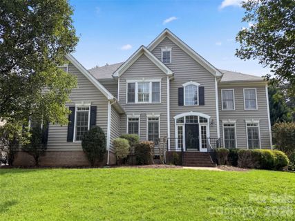 188 Forest Walk Way pending home in Cherry Grove, Mooresville, NC