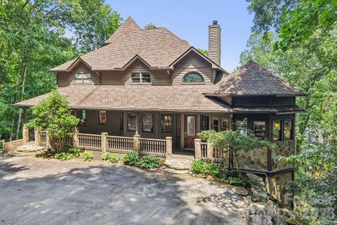 596 W Club Boulevard active home in Lake Toxaway Estates, Lake Toxaway, NC