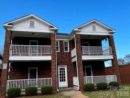 525 Oakland Avenue active home in Elizabeth, Charlotte, NC