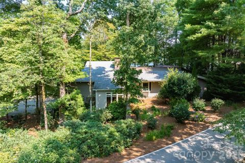 73 Lake Point Drive active home in Lake Toxaway Estates, Lake Toxaway, NC