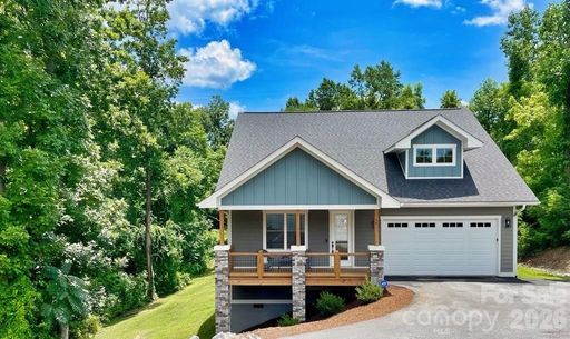 14 Cider Hill Lane active home in The Orchards At Owensby Road, Hendersonville, NC