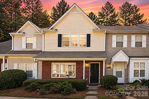 6720 Cypress Tree Lane active home in Kimmerly Woods, Charlotte, NC