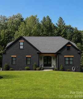 140 Crooked Branch Way