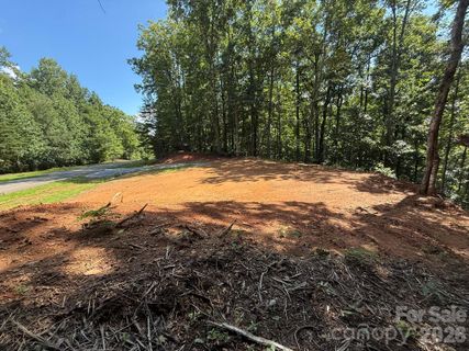 V L Heartwood Drive active home in Forest Heights, Marion, NC