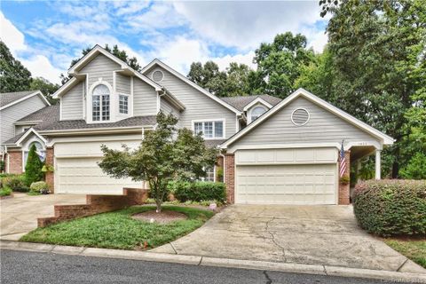 1833 Meadowood Lane