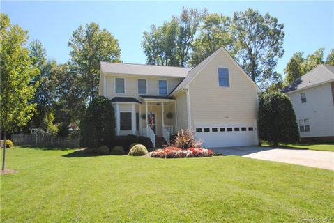 2308 Chateau Court sold home in Brandywine, Matthews, NC