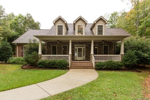 7018 Spruce Pine Trail sold home in Providence Pines, Waxhaw, NC