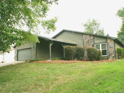 8312 Woodgate Lane
