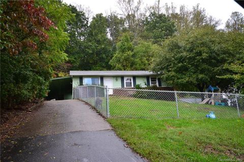 32 Conner Road sold home in Oak Hill, Candler, NC