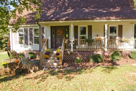1020 Woodlark Court sold home in Forest Brook, Gastonia, NC