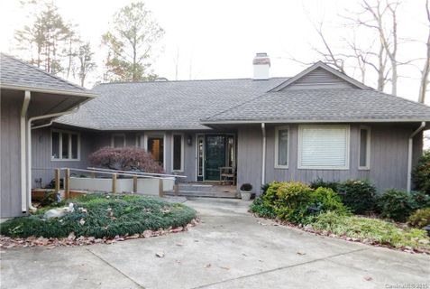 301 Eagles Walk
