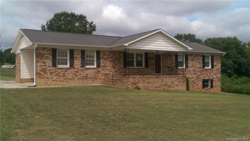 146 Dallas Bessemer City Highway sold home in Rocky Knolls Acres, Dallas, NC
