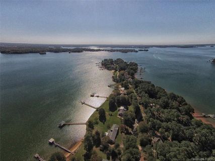592 Isle Of Pines Road