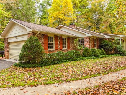 117 Estate Drive sold home in Chanteloupe, Hendersonville, NC