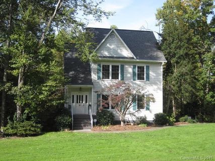 900 Raleigh Court
