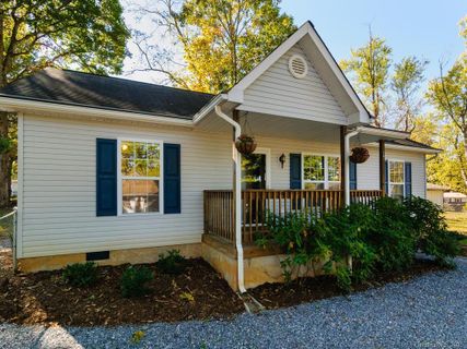 16 White Pine Circle