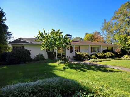 216 Stratford Road sold home in Lake View Park, Asheville, NC