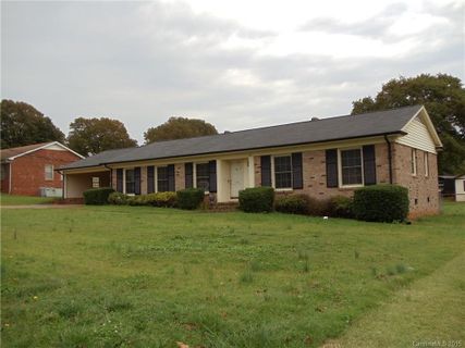 1144 Peachtree Road
