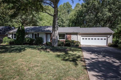 204 Carabelle Circle