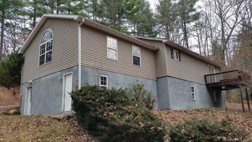 109 S Greenbriar Woods Road