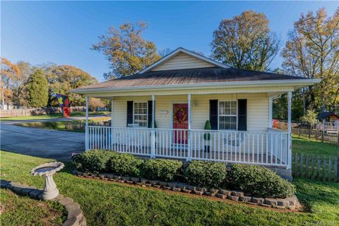 901 S Main Street sold home in Downtown, Belmont, NC