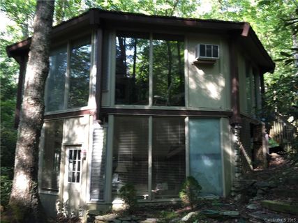 129 Laurel None