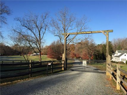18 Snow White Field Road