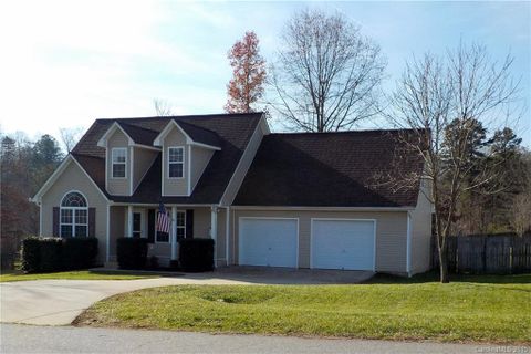 112 Whistling Pines Drive
