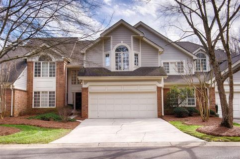 2035 Meadowood Lane