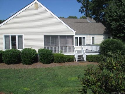 201 Eastwood Drive 401