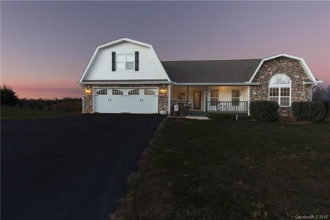85 Bear Creek Hills Drive sold home in Bear Creek Hills, Leicester, NC