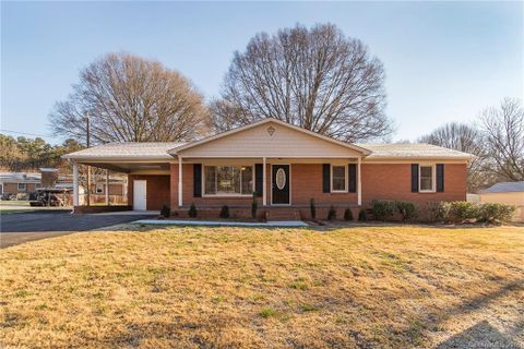 327 Meadowood Circle
