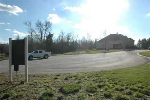 712 Cedar Hill Lane