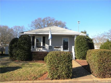 112 Live Oak Avenue