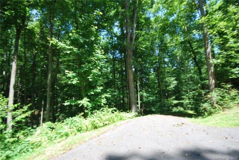 36 Poplar Crest Drive
