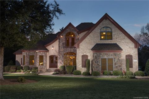8331 Rolling Fields Road sold home in Plantation Falls Estates, Charlotte, NC