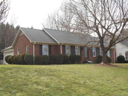201 Gallarie Place
