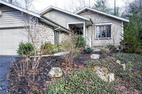 49 Nandina Lane