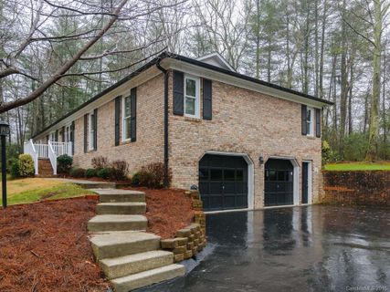 12 Foxhorn Court