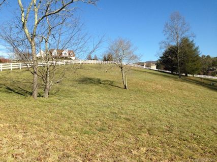 16 Summer Breeze Drive sold home in Grand Highlands Waterford Lake, Fletcher, NC