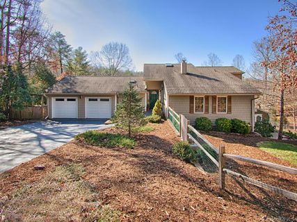 24 Chadwick Wade Drive sold home in Rollingwoods Estates, Asheville, NC