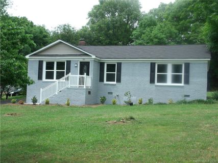 301 Amon Lane sold home in Ravenwood, Pineville, NC